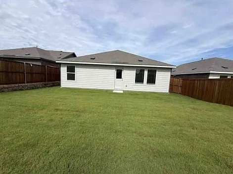 2043 Stable Ln — Photo 11