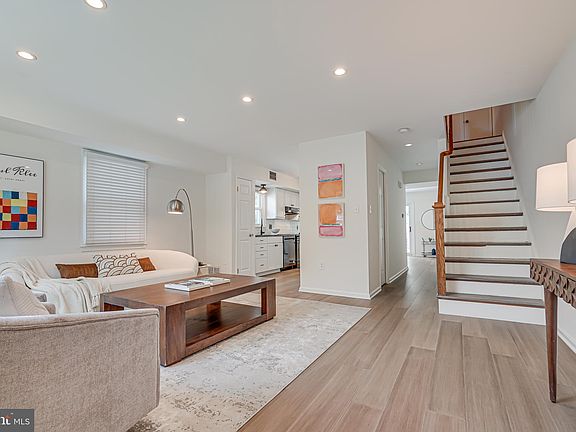 4th image of 100 E Howell Ave #B