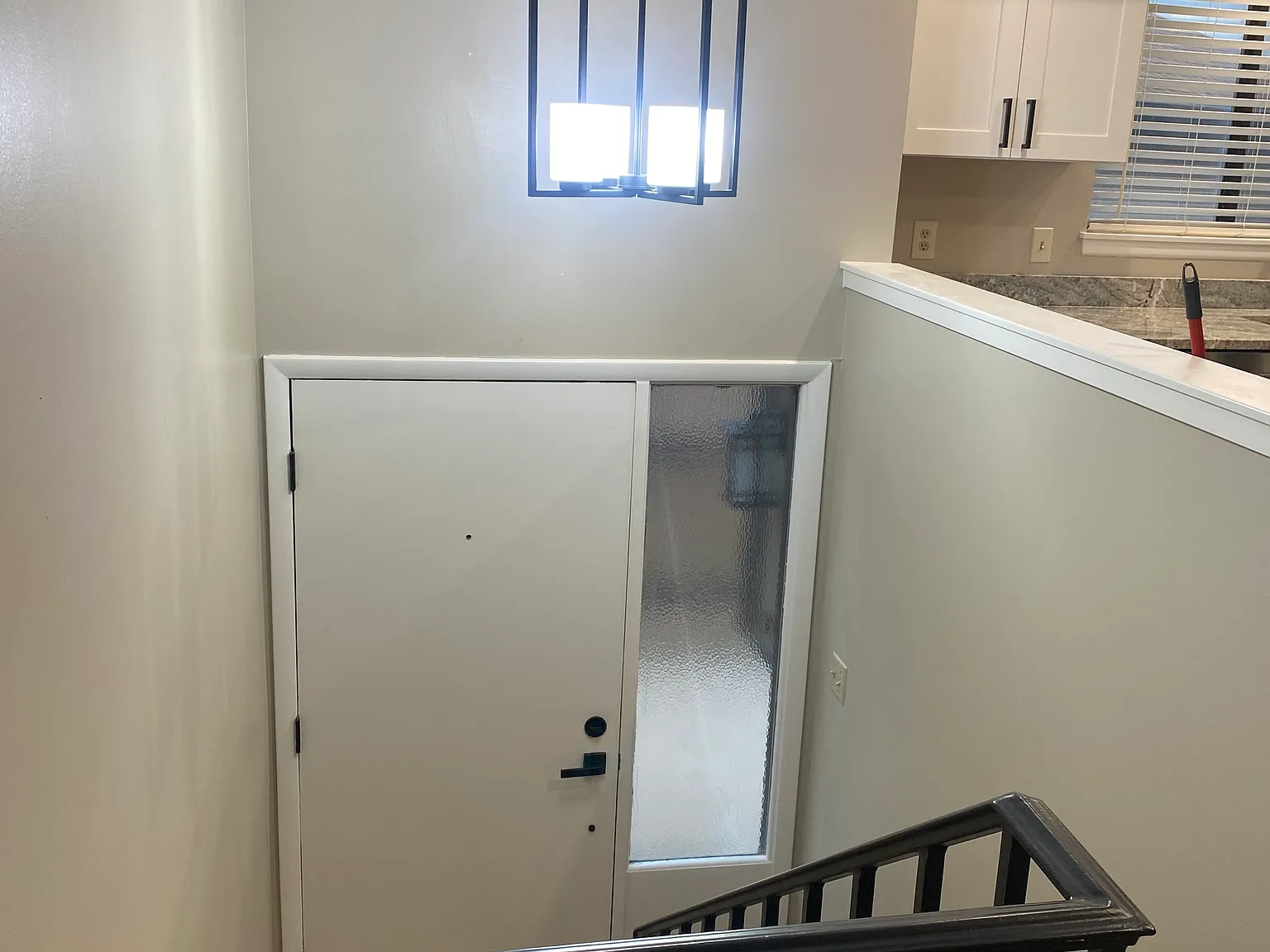 2 bed, 1.5 bath, 1100 sqft, $1,600 — Photo 2