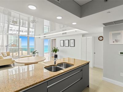 17201 Collins Ave APT 3502, Sunny Isles Beach, FL, 33160
