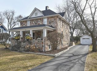 180 S Main St, Dousman, WI 53118