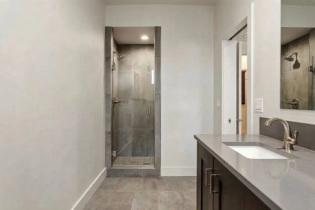 3 bed, 2.5 bath, 2169 sqft, $3,350 — Photo 4