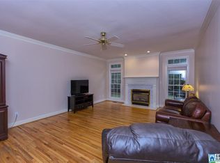 6924 Woodvale Ln, Trussville, AL 35173