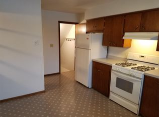 1410 W 2nd St, Cedar Falls, IA 50613