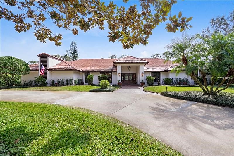 Welcome home...2813 Marquesas Court, Lake Crescent Reserve, Windermere, FL