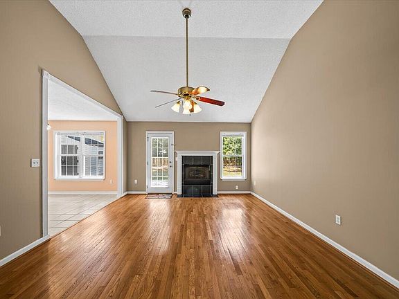 5th image of 667 Ponderosa Dr