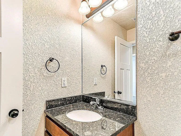 2909 SE Keystone Dr — Photo 10