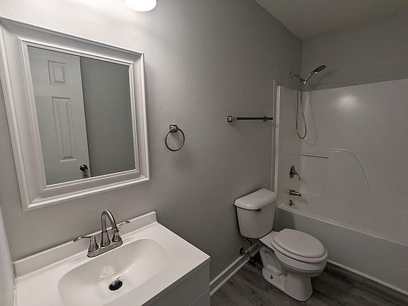 4th image of 1007 E Bragg St APT B