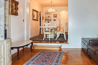 Sold by Thomas Lipovetsky, LREB