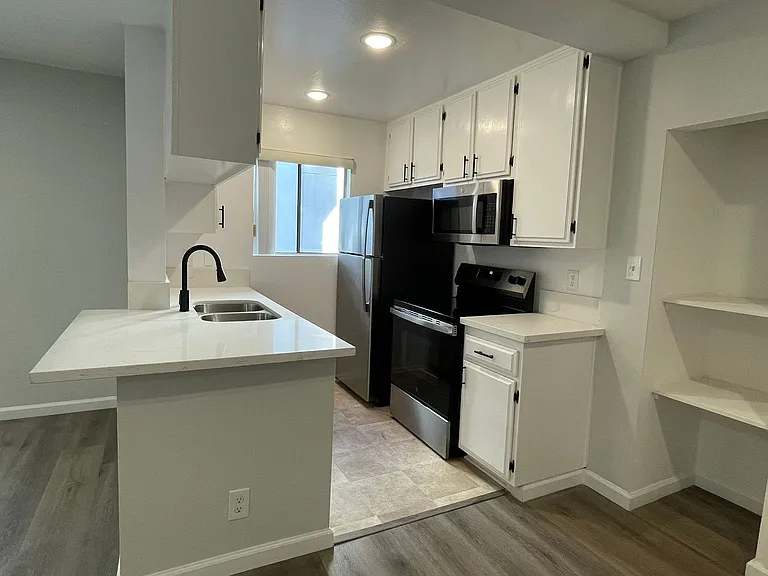 132 Clark Dr — Photo 8