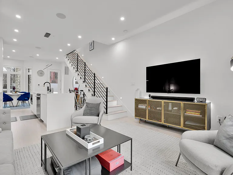 146A S St NW — Photo 10