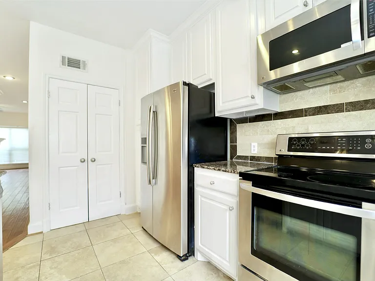 407 Josephine St — Photo 4