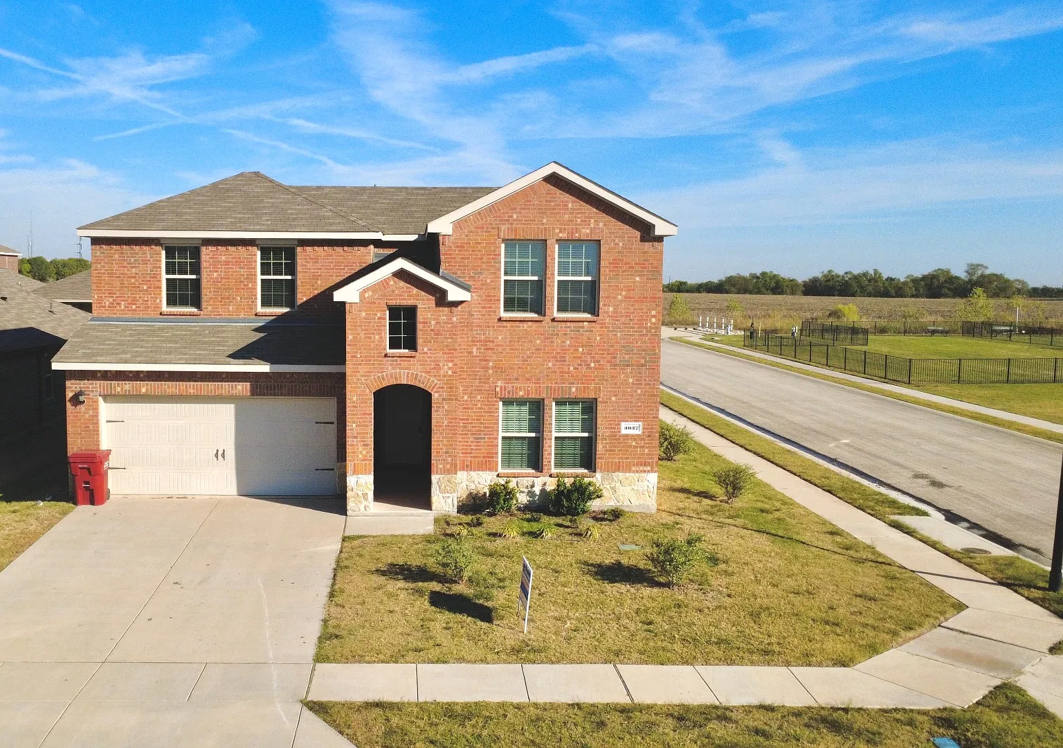 Corner-Lot 4BR with Bonus Room, Huge Yard & Resort-Style Amenities in Royse City — Photo 1