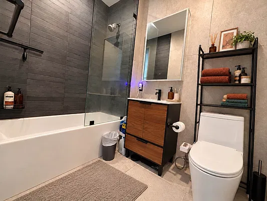 Bathroom, photo 1