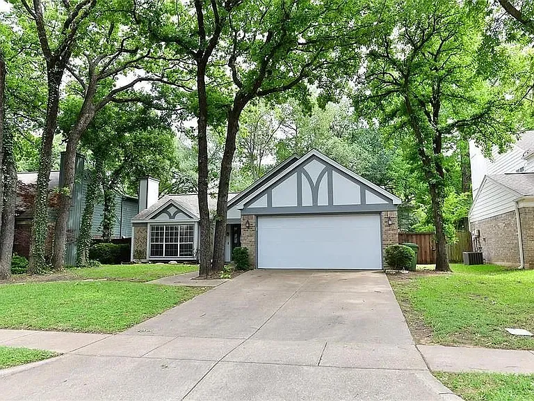 525 Blair Meadow Dr — Photo 1