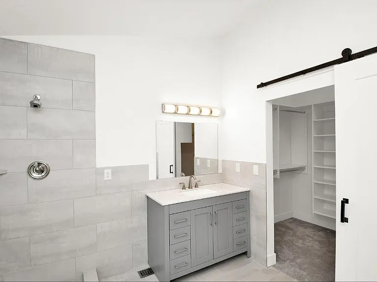 1511 E Lakeview Dr — Photo 16