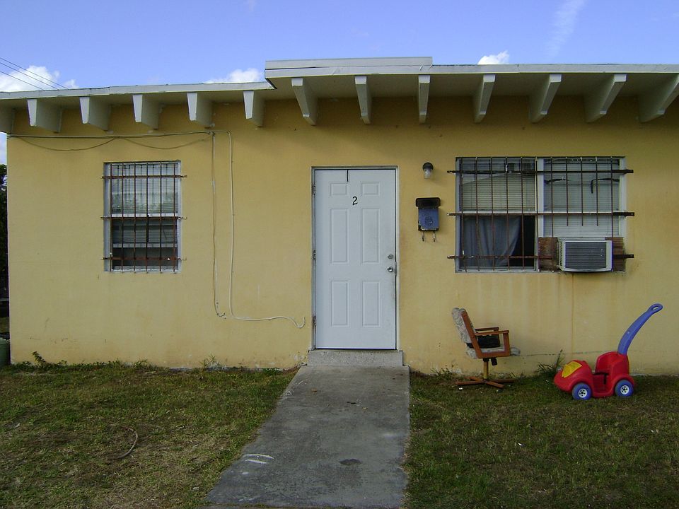 2nd image of 526 SW 9th Ave #2