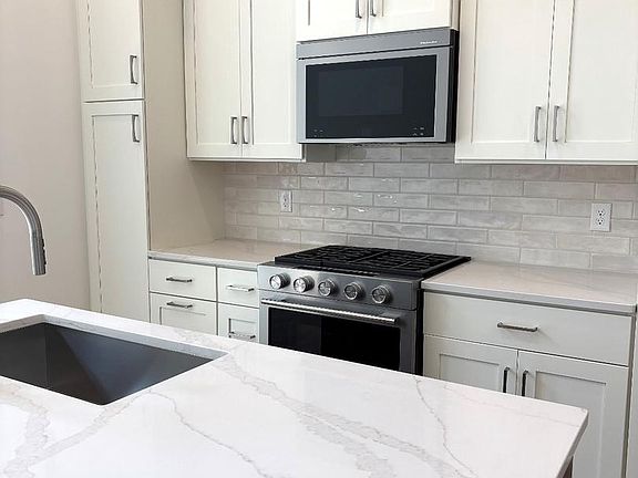 5th image of 3 Oakwood Ln #63