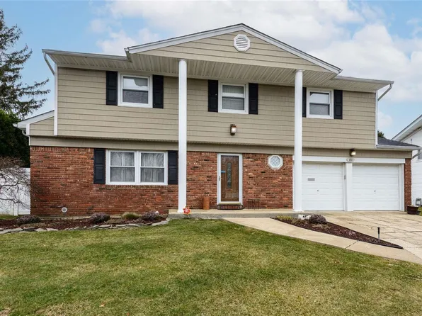 151 Parkway Drive, Plainview, NY 11803