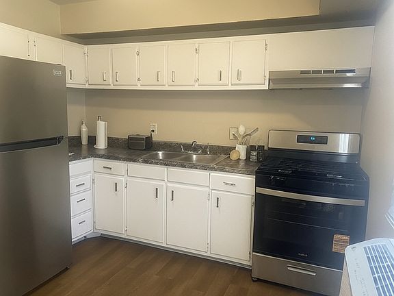 Our furnished one bedroom kitchen.