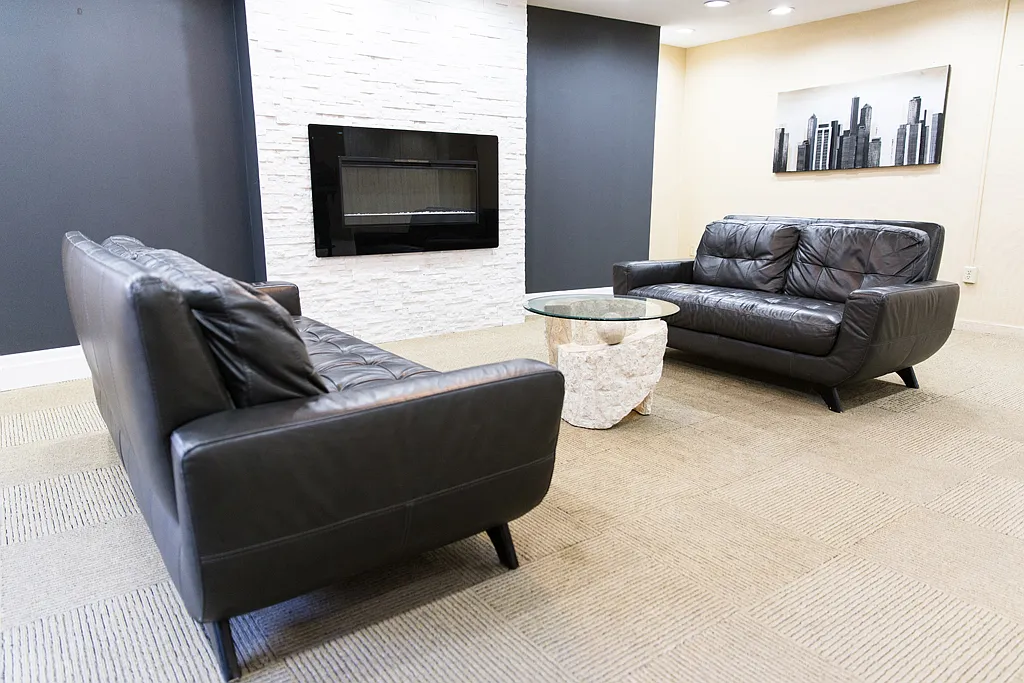 Apartment for rent at 39 Richview Road — Photo 3
