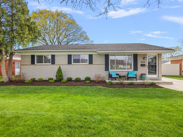 2130 Hempstead Dr, Troy, MI 48083