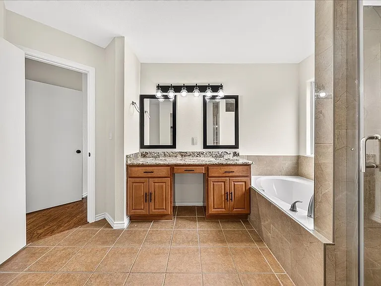 3810 Los Arroyos — Photo 21