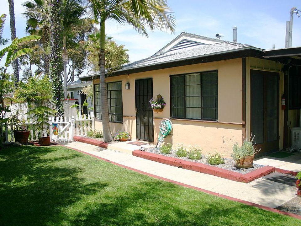 Duplex on 9100   sqft lot