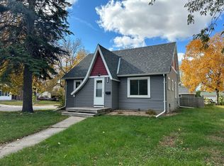 724 9th St SW, Willmar, MN 56201