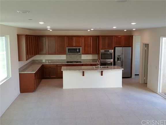 4th image of 28685 Parkside Dr