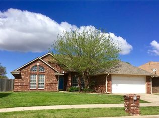 17405 Platinum Ln, Edmond, OK 73012