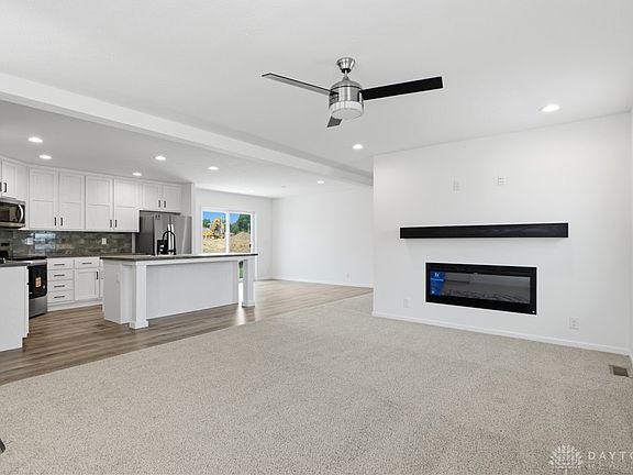 3rd image of 431 Park Hls #31