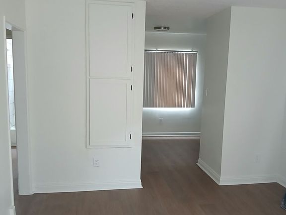 3rd image of 10611 Avalon Blvd APT 1