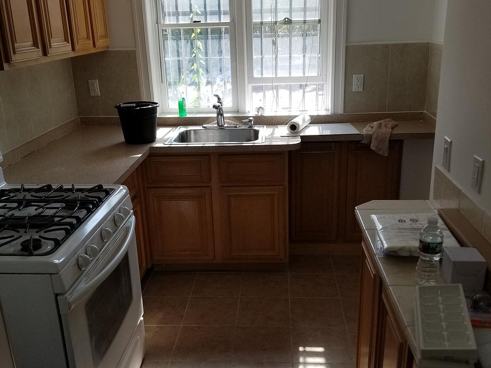 Eat in kitchen