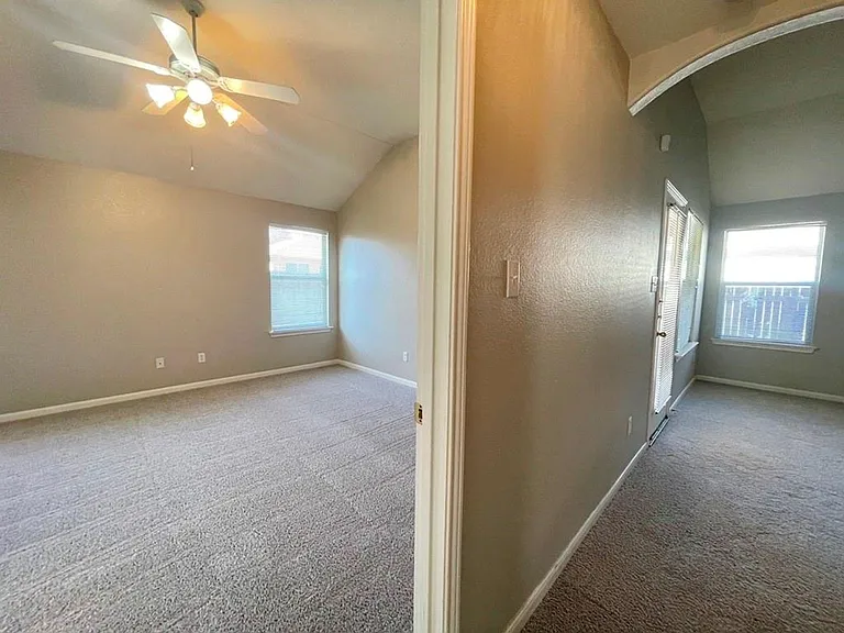 2305 Bakers Way — Photo 36