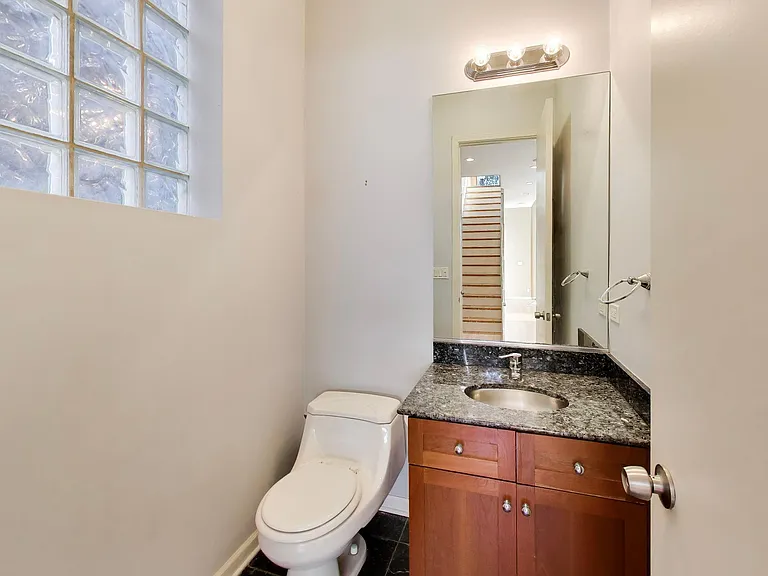 821 N Wood St #1 — Photo 10
