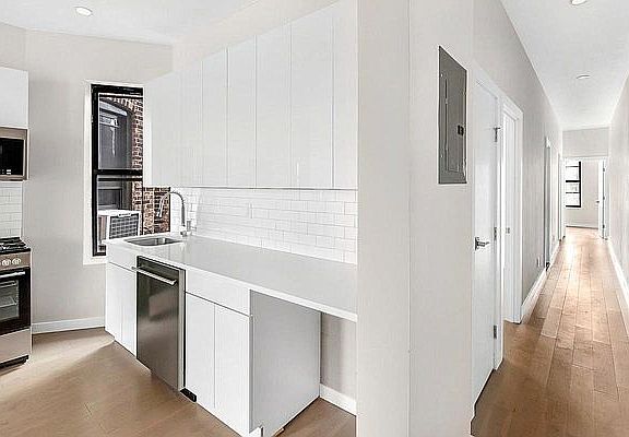 2nd image of 230 President St APT 11