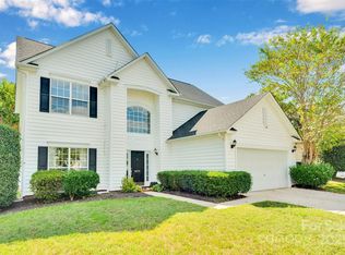 8832 Cavonnier Ln, Charlotte, NC 28216