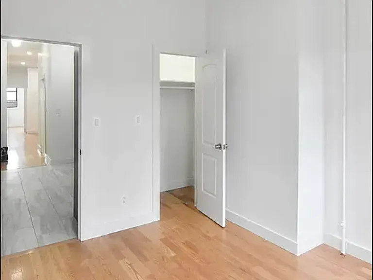 955 Grand St #1L — Photo 5