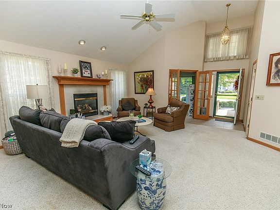 2nd image of 21458 Woodview Cir