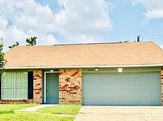 3 bed, 2.0 bath, 1143 sqft, $1,700 — Photo 3