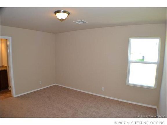 Master bedroom - ceiling fan permanently installed now. 