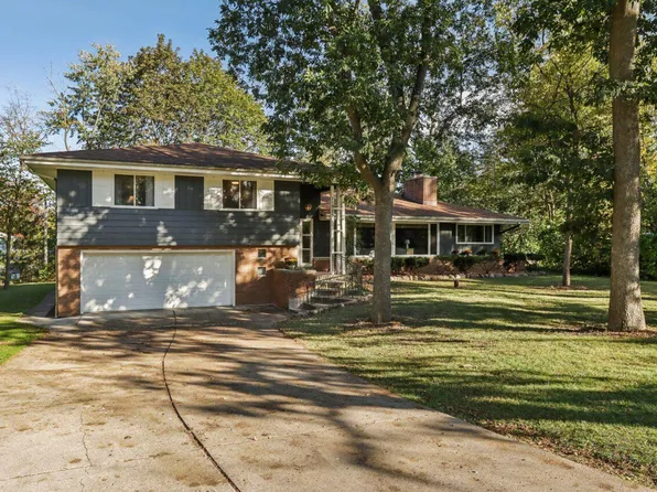 11925 Indian TRAIL, Hales Corners, WI 53130