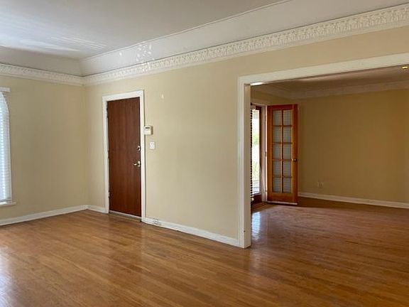 3rd image of 1048 Westchester Pl