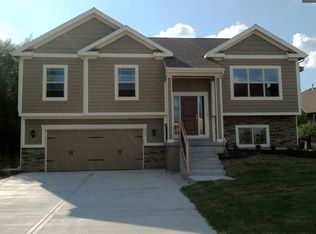 304 Eagle Glen Dr, Raymore, MO 64083