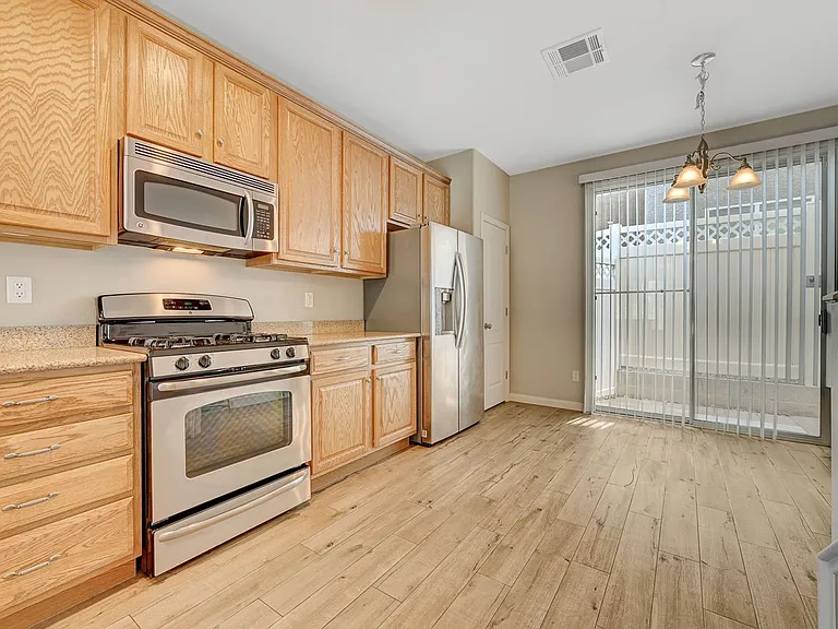 10420 September Flower St — Photo 12