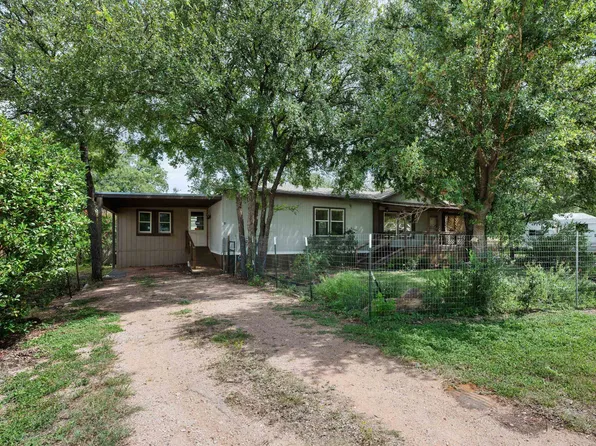 2204 Boxwood Circle, Kingsland, TX 78639