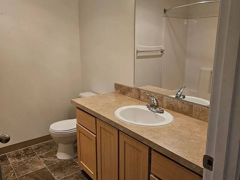 Vista Pointe Apartments in South Salem Oregon Comfortable Living Near Shopping and I5 — Photo 13