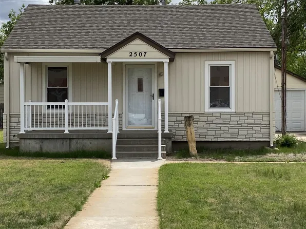 2507 19th St, Great Bend, KS 67530