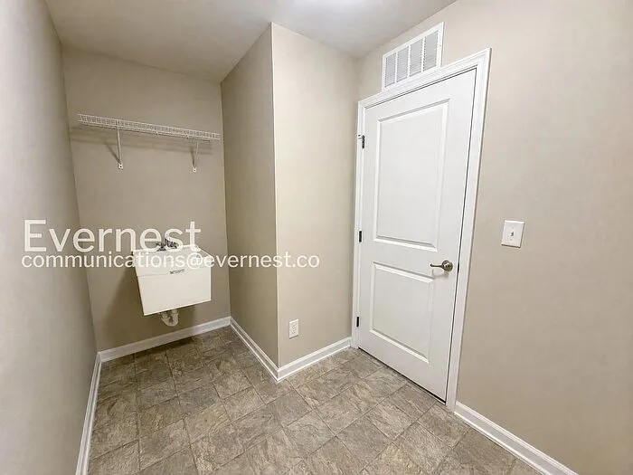 206 Welcombe St — Photo 22